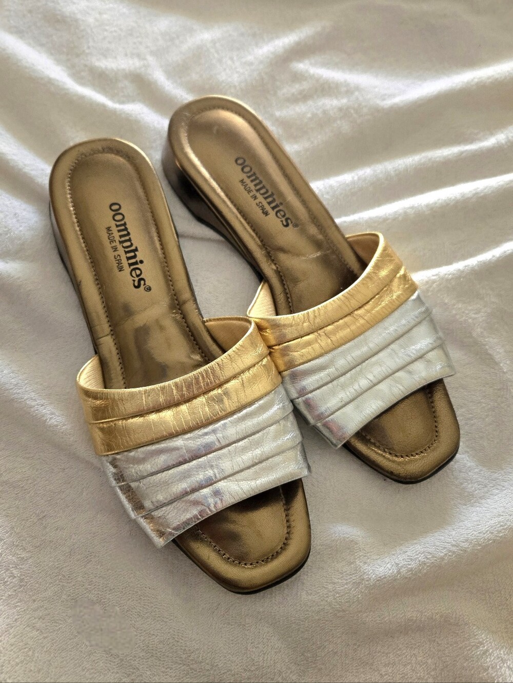 Oomphies Metallic Slide Sandals Gold Silver Spain Size 10M